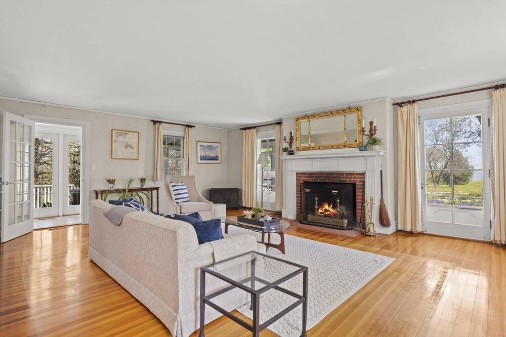 Photo of Livingroom in Nahant