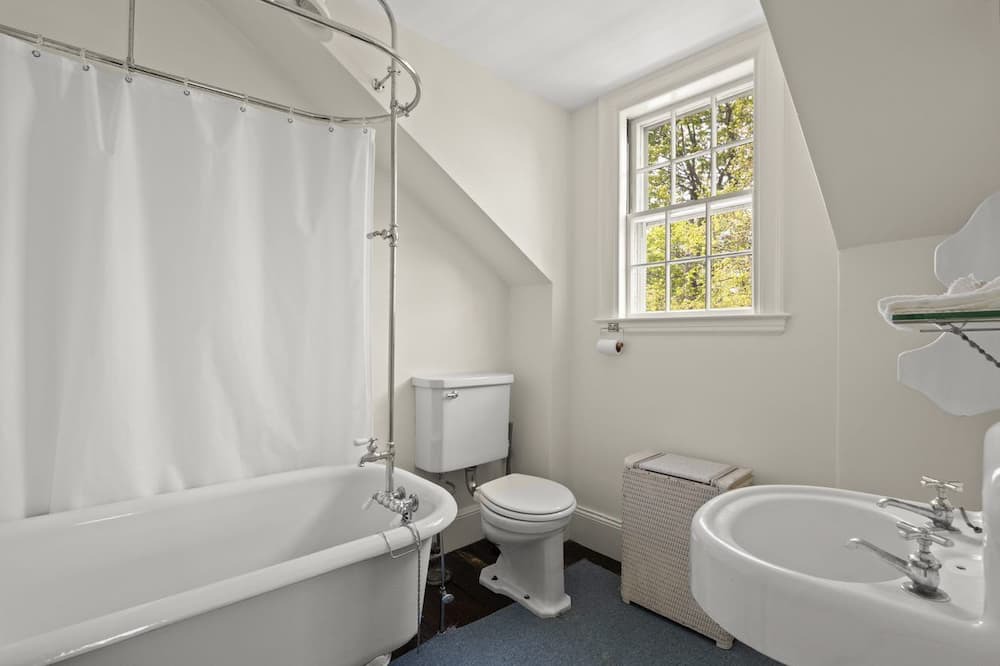 Photo of Bathroom in Nahant