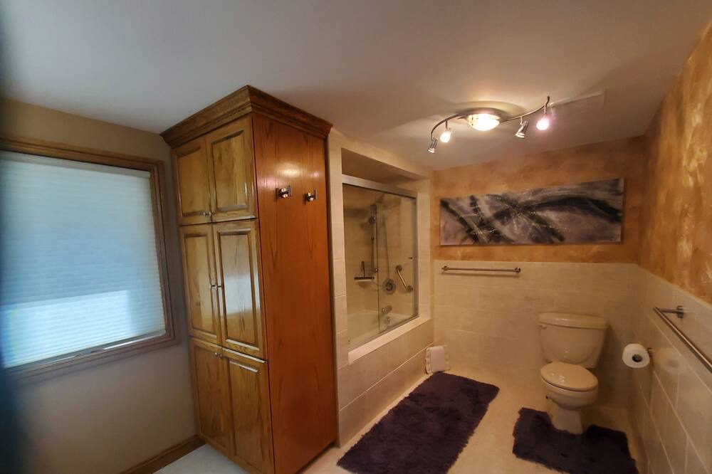 Photo of Bathroom in Sarnia