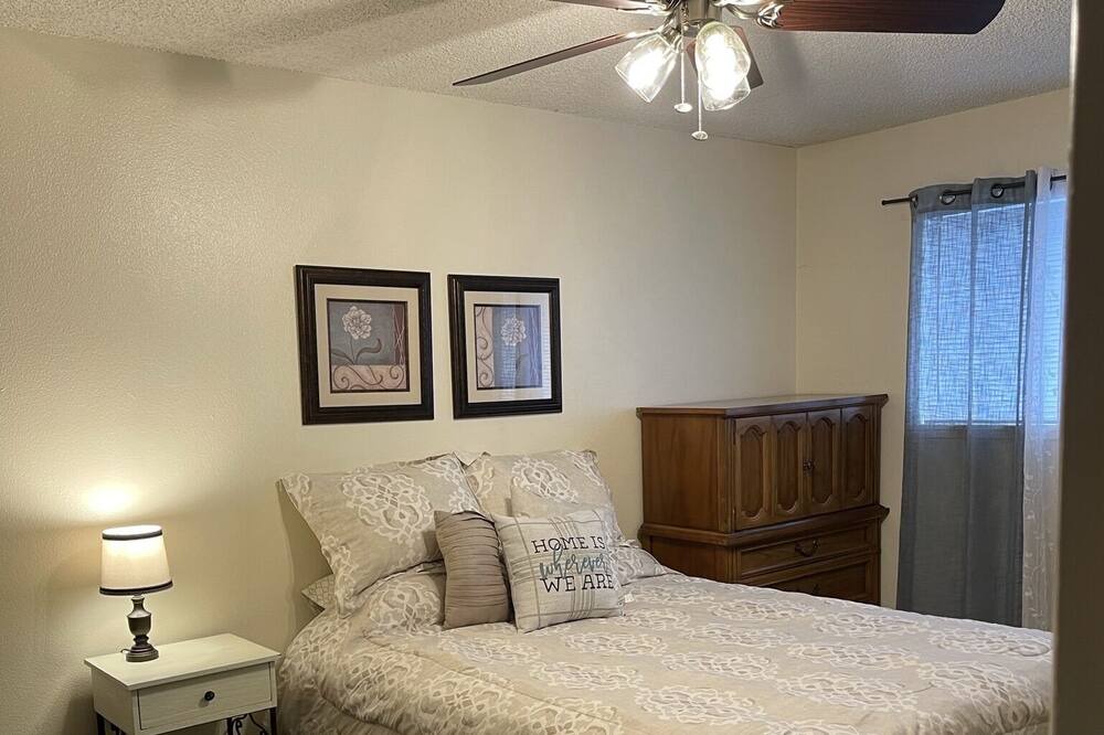 Photo of Bedroom in Roseburg