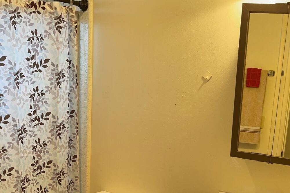 Photo of Bathroom in Roseburg