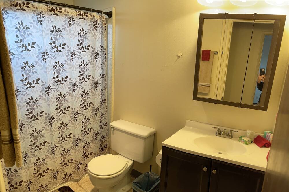 Photo of Bathroom in Roseburg