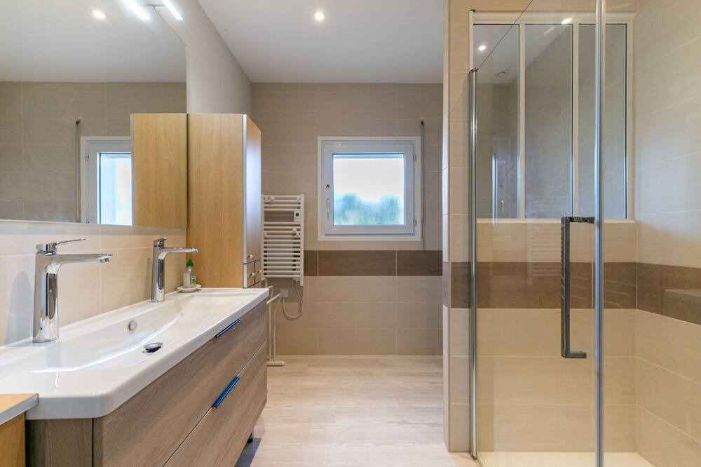 Photo of Bathroom in Notre-Dame-de-Riez