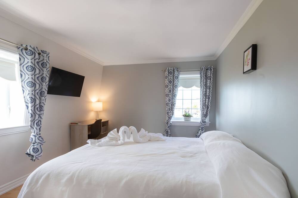 Photo of Bedroom in Pointe-au-Pere