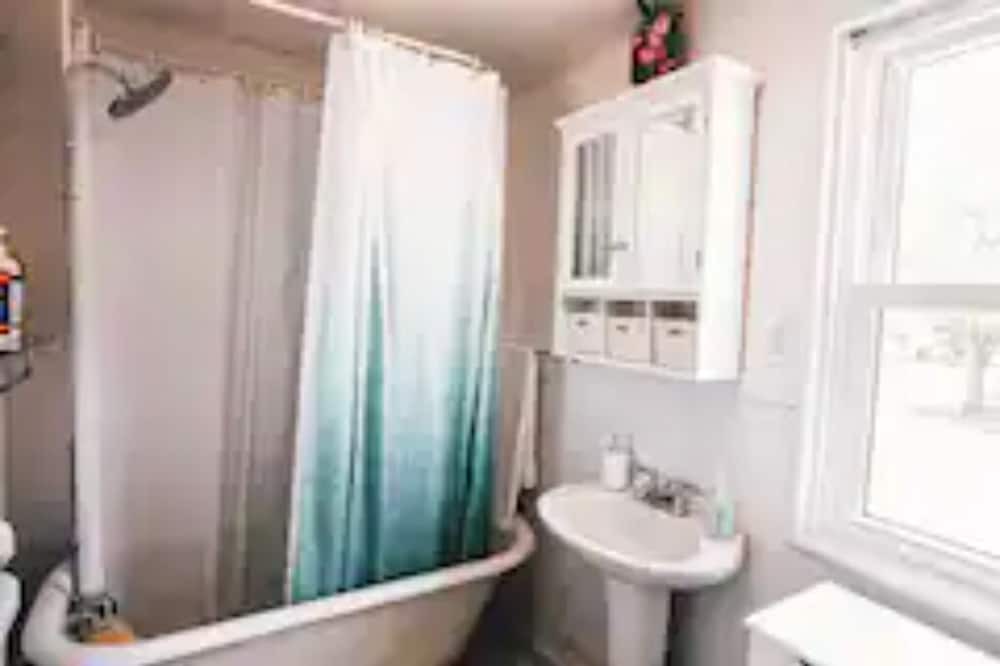 Photo of Bathroom in Arkansas City