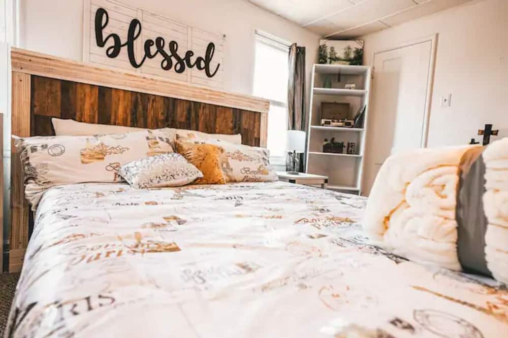 Photo of Bedroom in Arkansas City