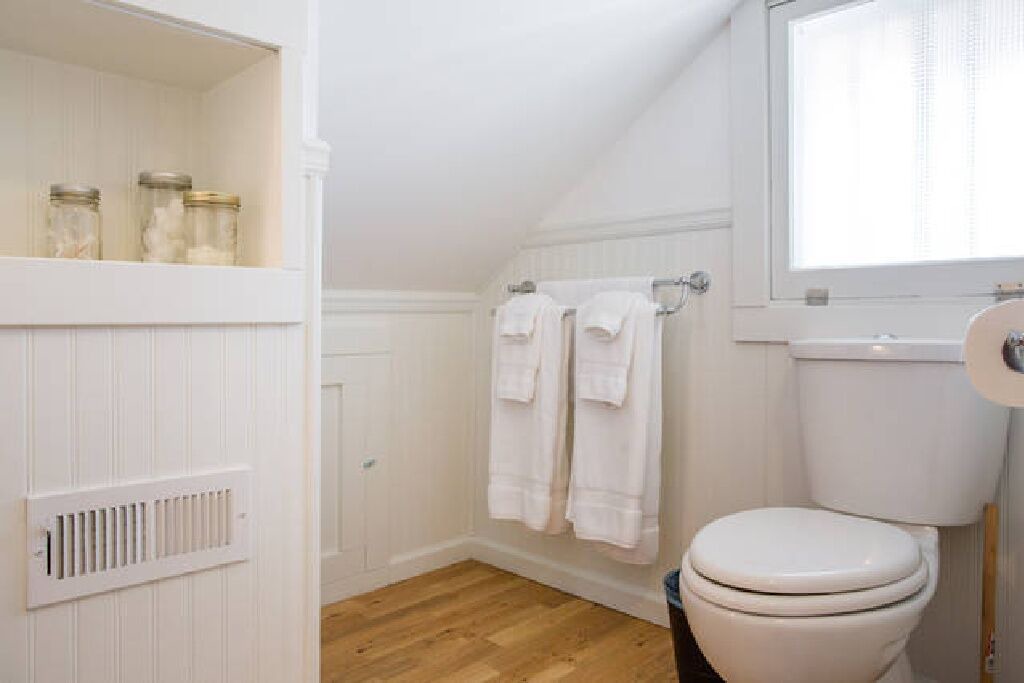 Photo of Bathroom in Woodland