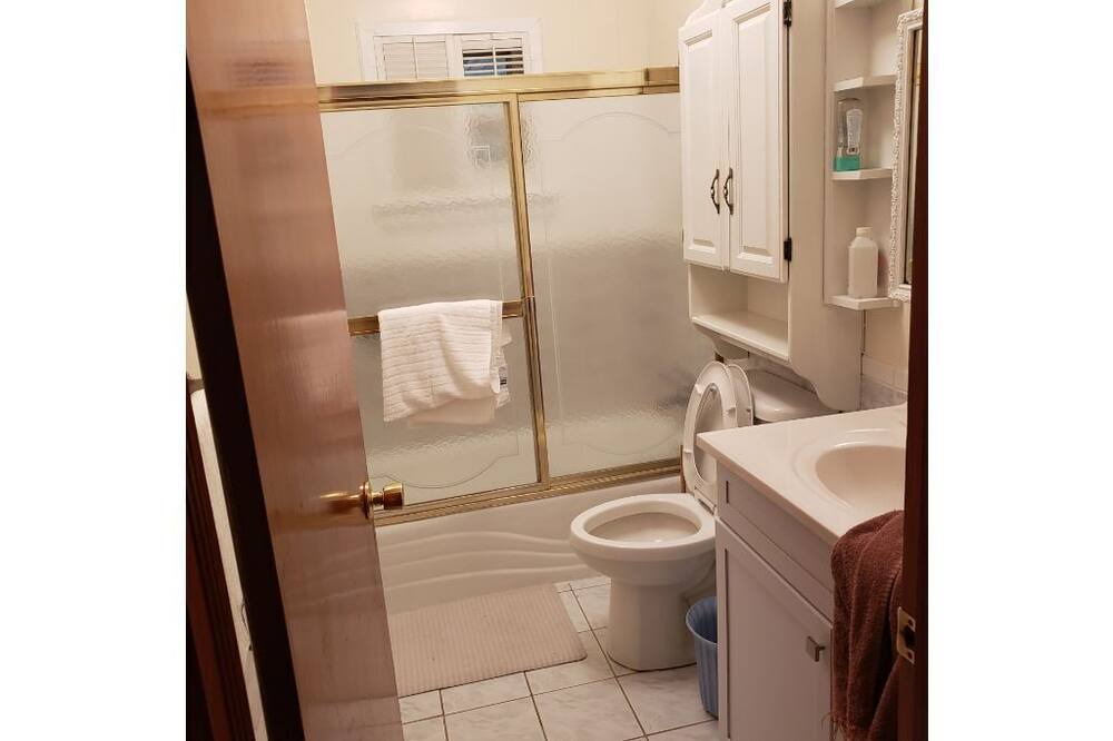 Photo of Bathroom in Marion