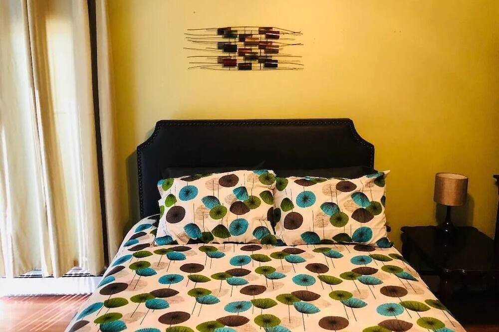Photo of Bedroom in Crystal Beach