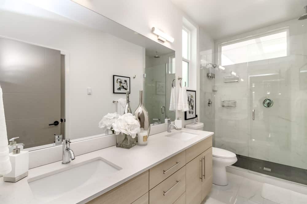 Photo of Bathroom in South Delridge