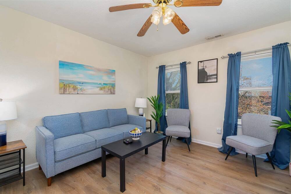 Photo of Bedroom in Buckroe Beach