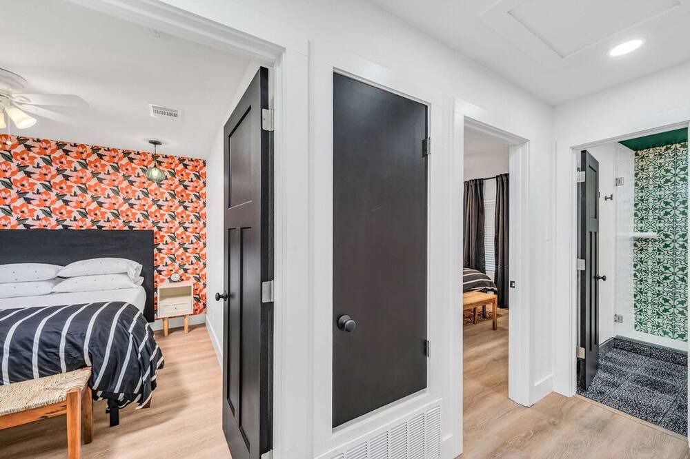 Photo of Bedroom in Austin Ave.