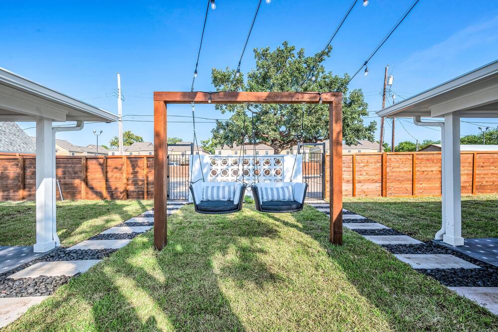 Photo of Outdoor in Austin Ave.