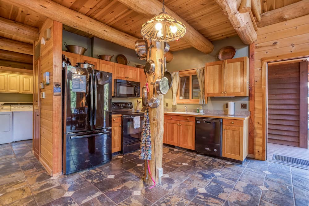 Photo of Kitchen in Three Rivers