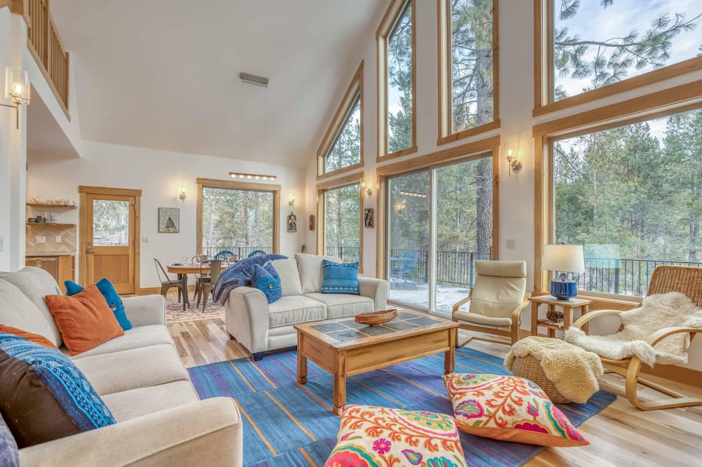 Photo of Livingroom in Three Rivers