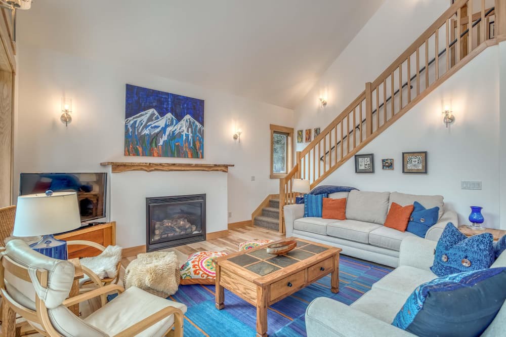 Photo of Livingroom in Three Rivers