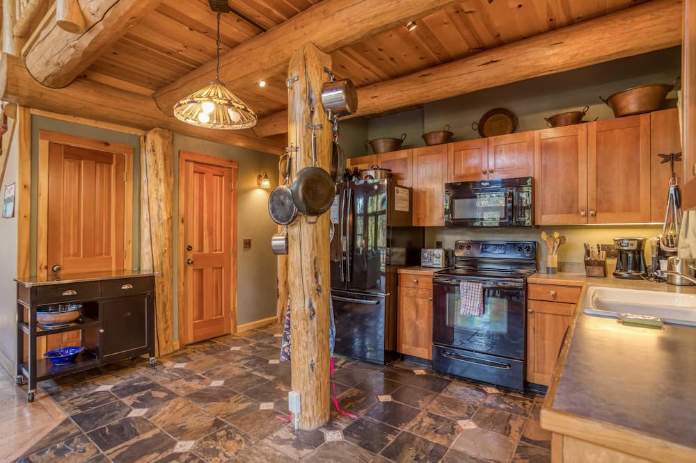 Photo of Kitchen in Three Rivers