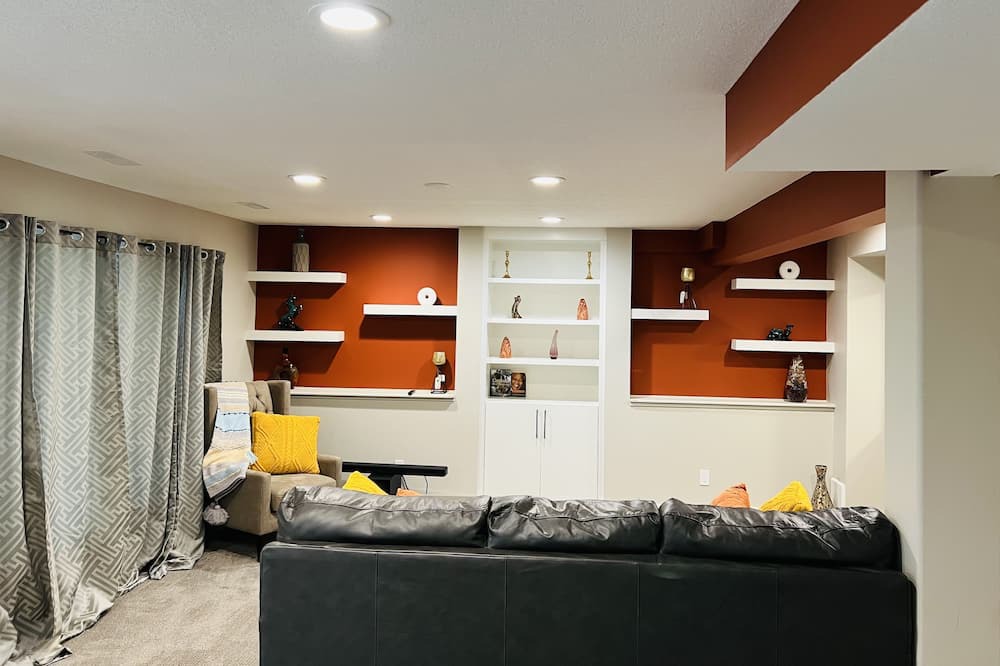 Photo of Livingroom in Signal Hill