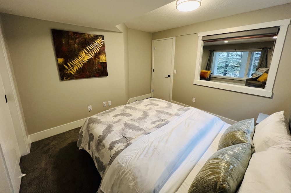 Photo of Bedroom in Signal Hill