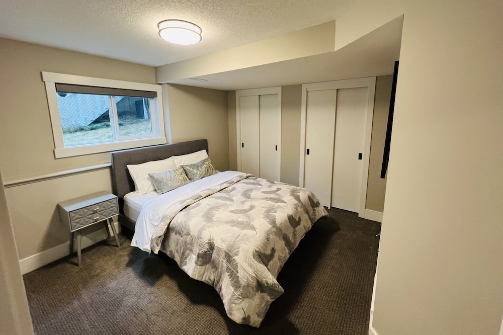 Photo of Bedroom in Signal Hill