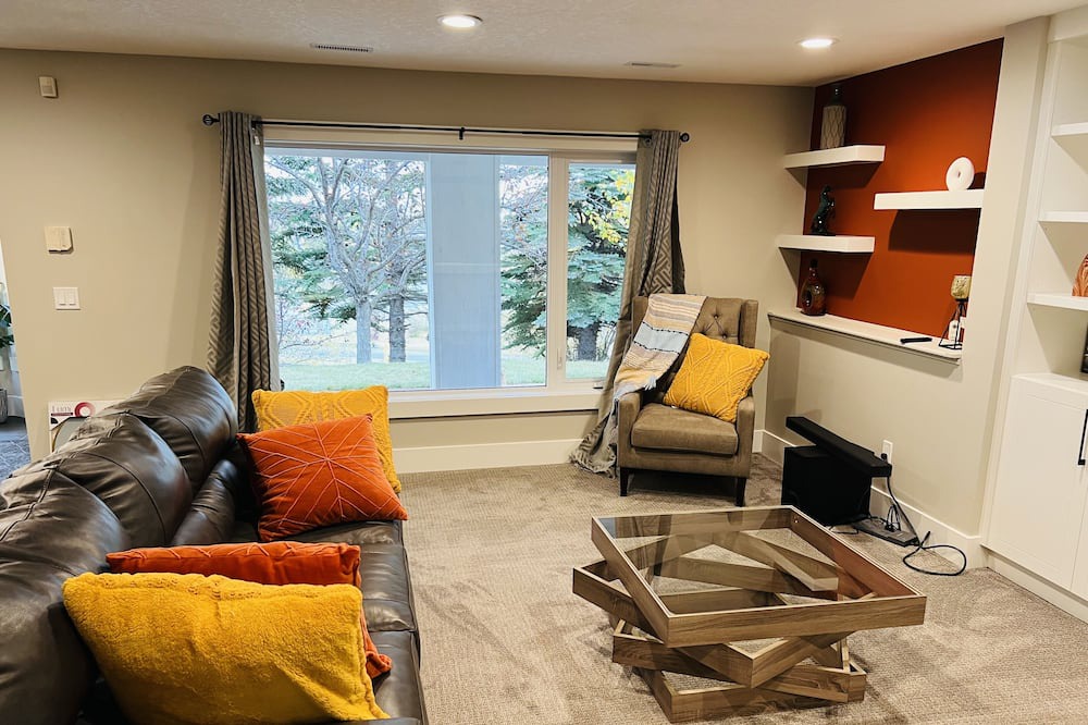 Photo of Livingroom in Signal Hill