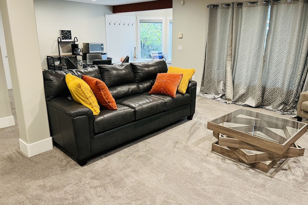 Photo of Livingroom in Signal Hill