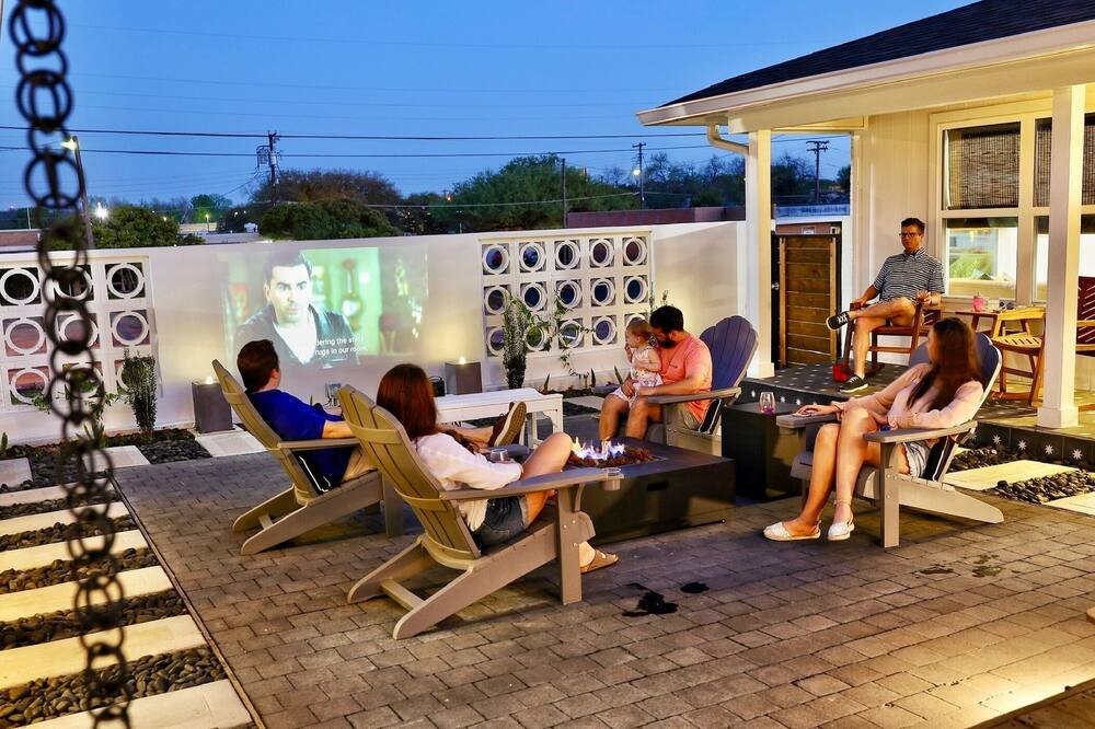 Photo of Outdoor in Austin Ave.