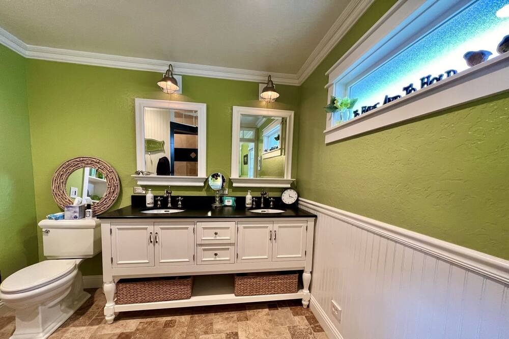 Photo of Bathroom in Baker City