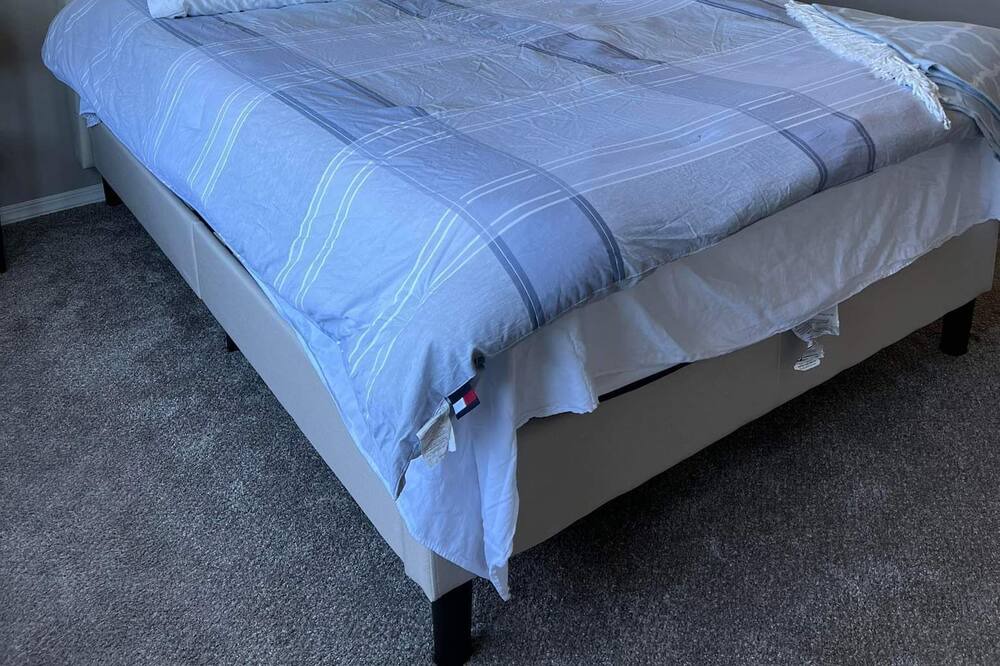 Photo of Bedroom in Alvadore