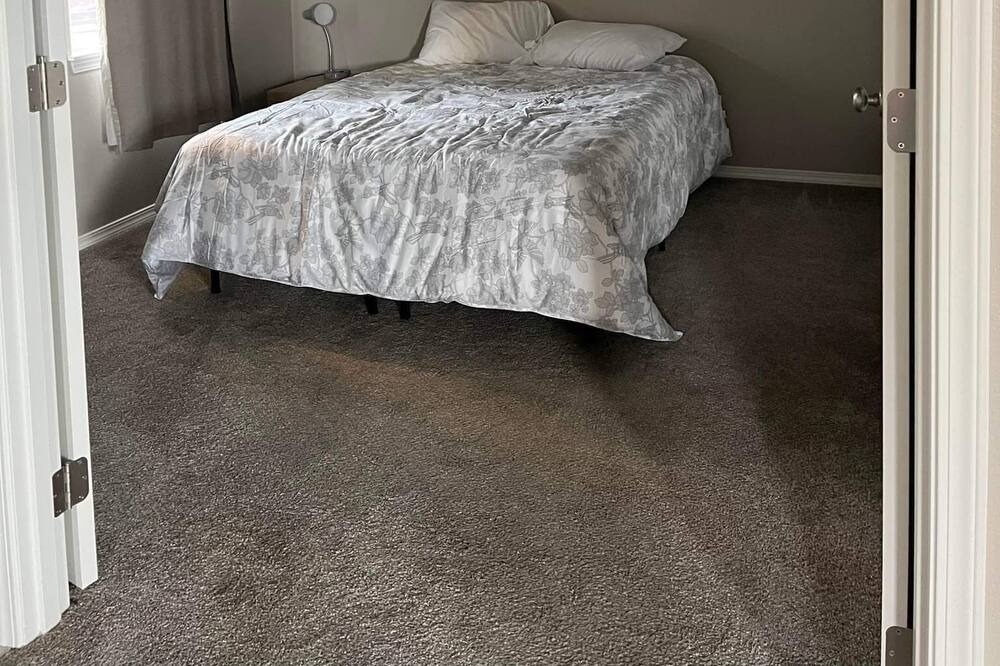 Photo of Bedroom in Alvadore