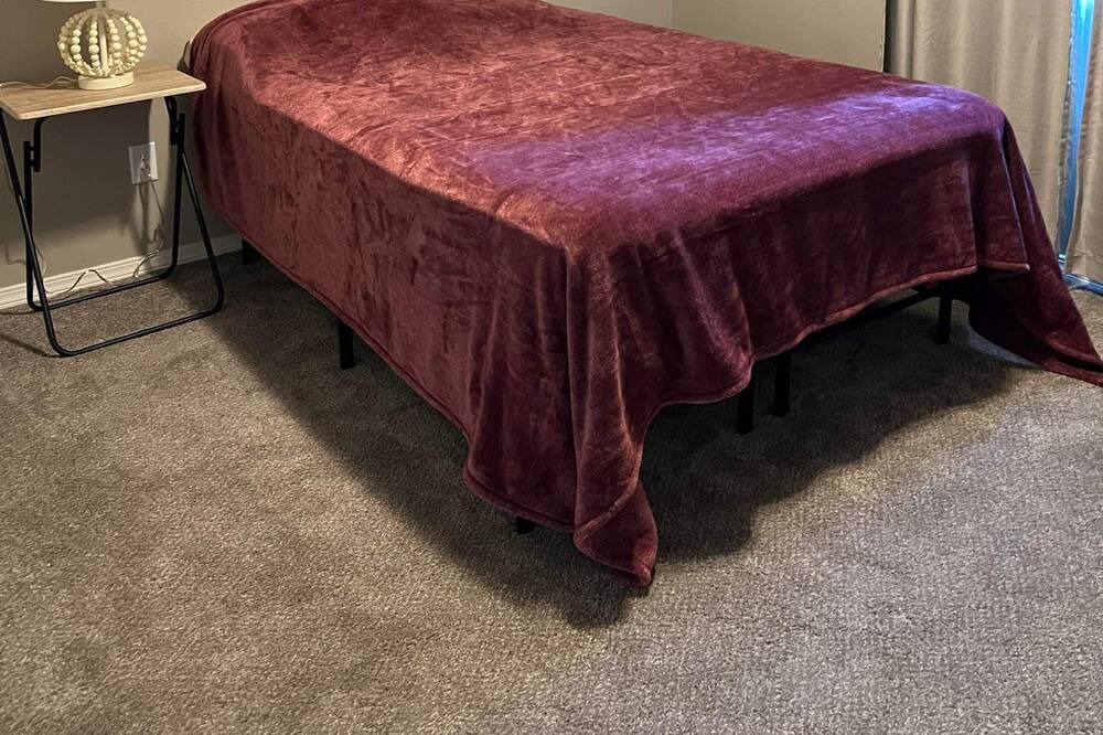 Photo of Bedroom in Alvadore