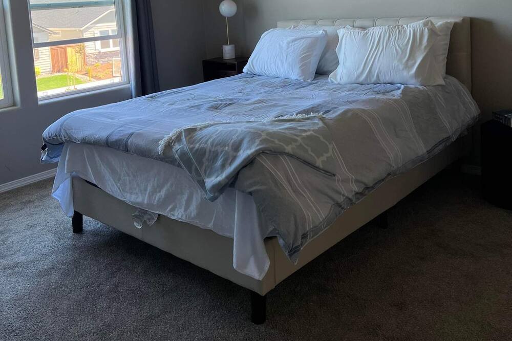 Photo of Bedroom in Alvadore