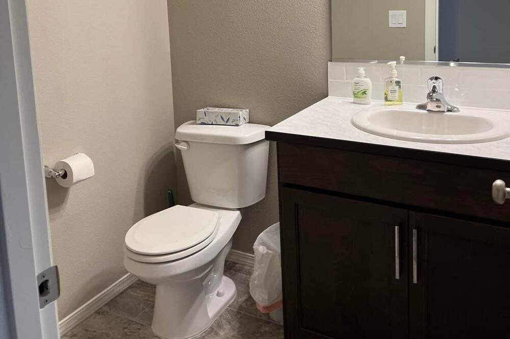 Photo of Bathroom in Alvadore