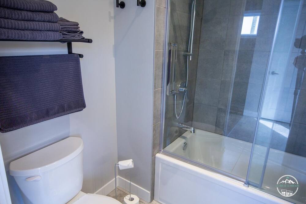 Photo of Bathroom in Sainte-Emelie