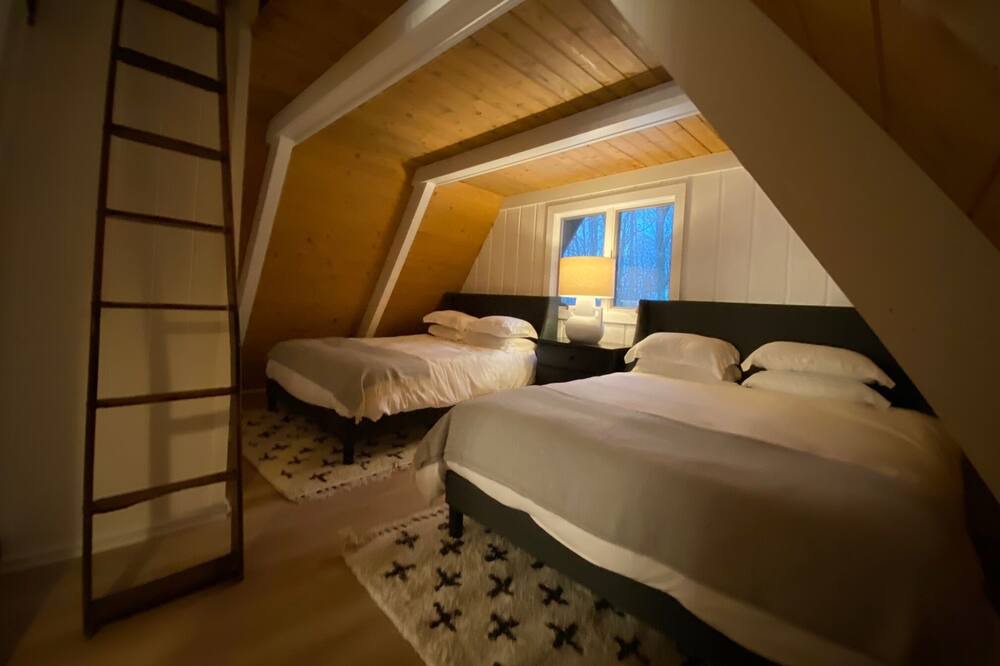 Photo of Bedroom in Harbor Springs