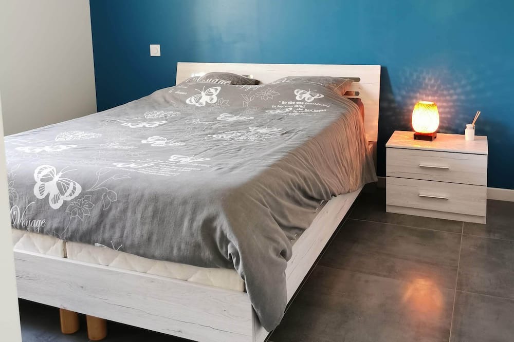 Photo of Bedroom in Plaissan