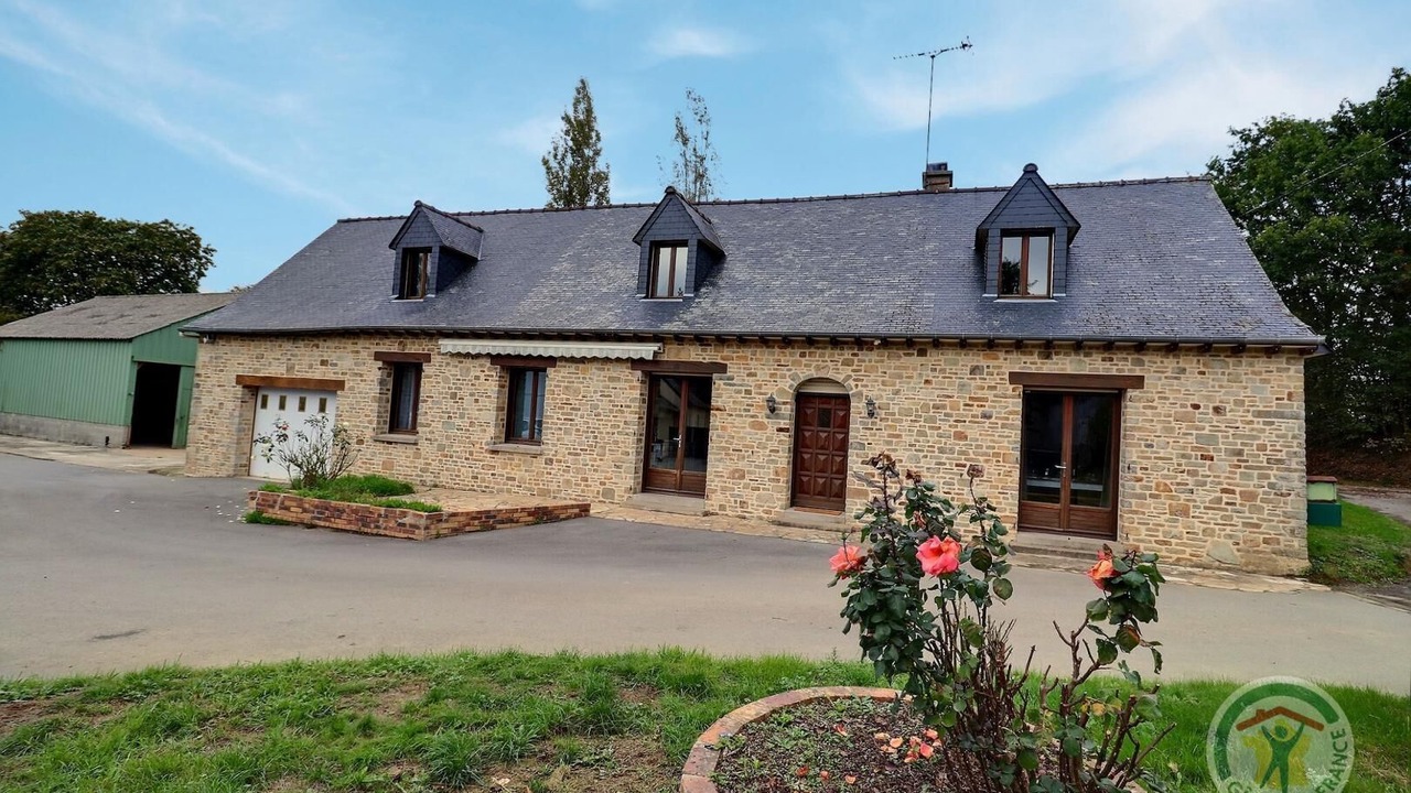 Photo of Buildings in Landavran