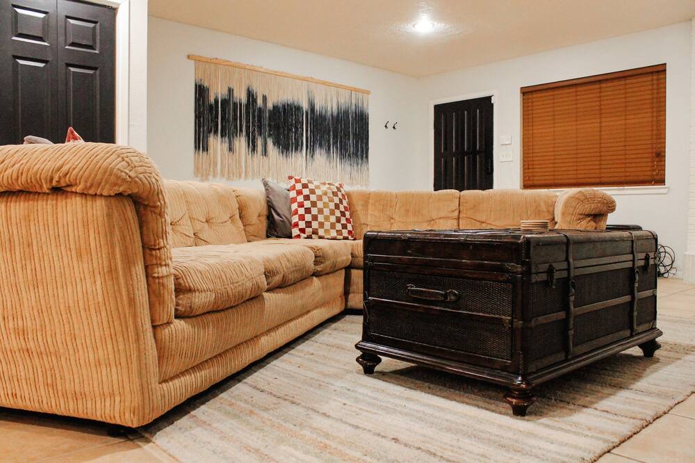 Photo of Livingroom in Hobbs
