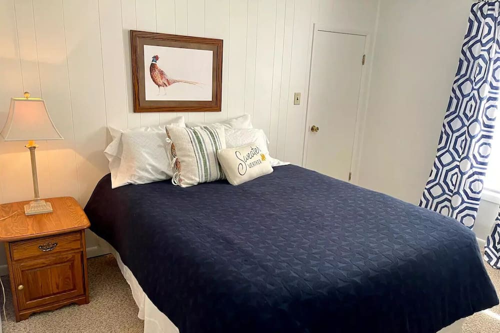 Photo of Bedroom in Ellsworth
