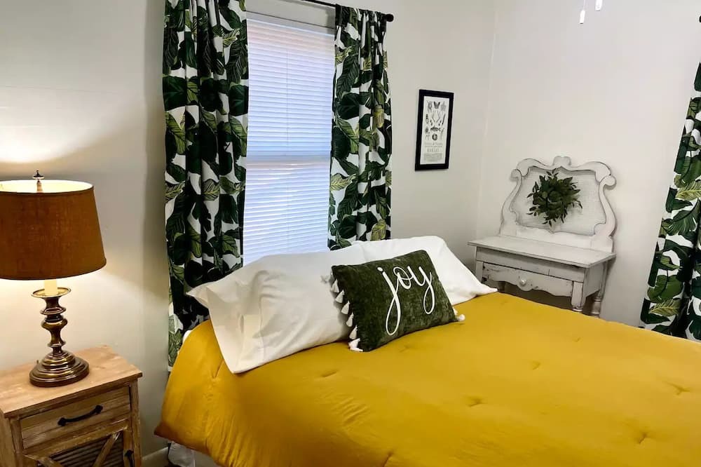 Photo of Bedroom in Ellsworth