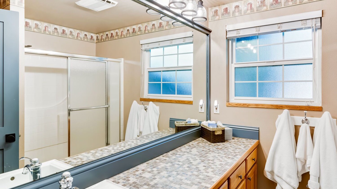 Photo of Others in Packwood