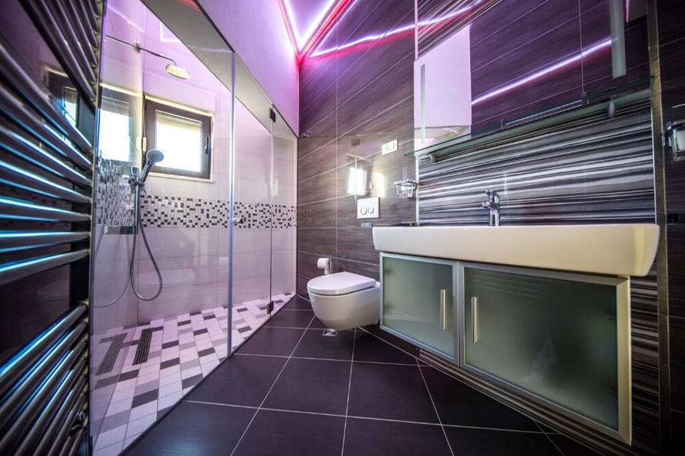 Photo of Bathroom in Cove Makarac (Milna)