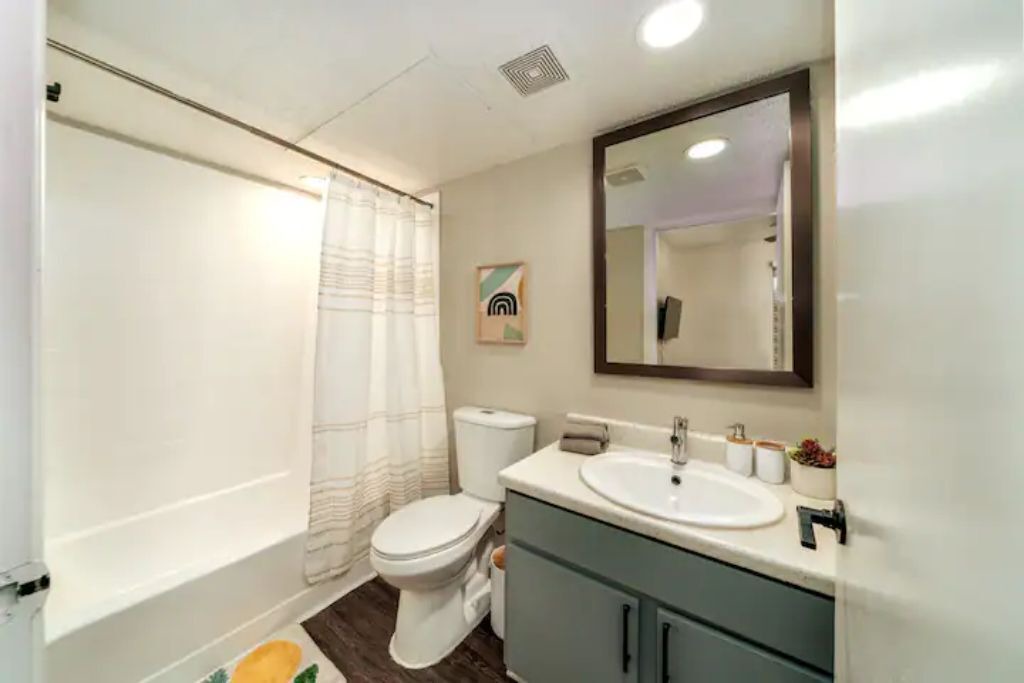 Photo of Bathroom in East Riverside - Oltorf