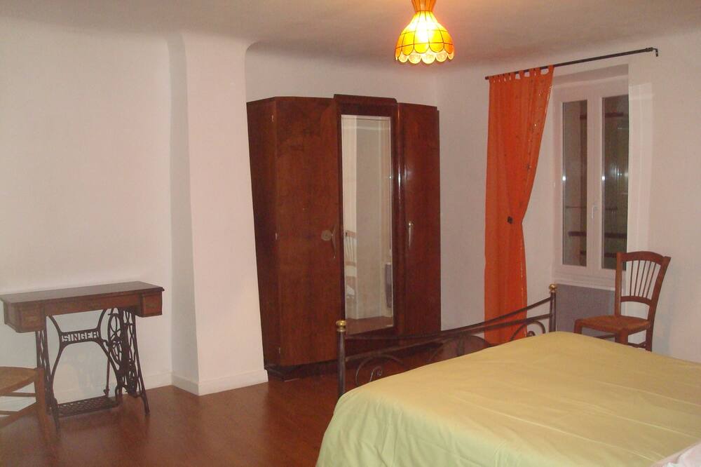 Photo of Bedroom in Fontienne