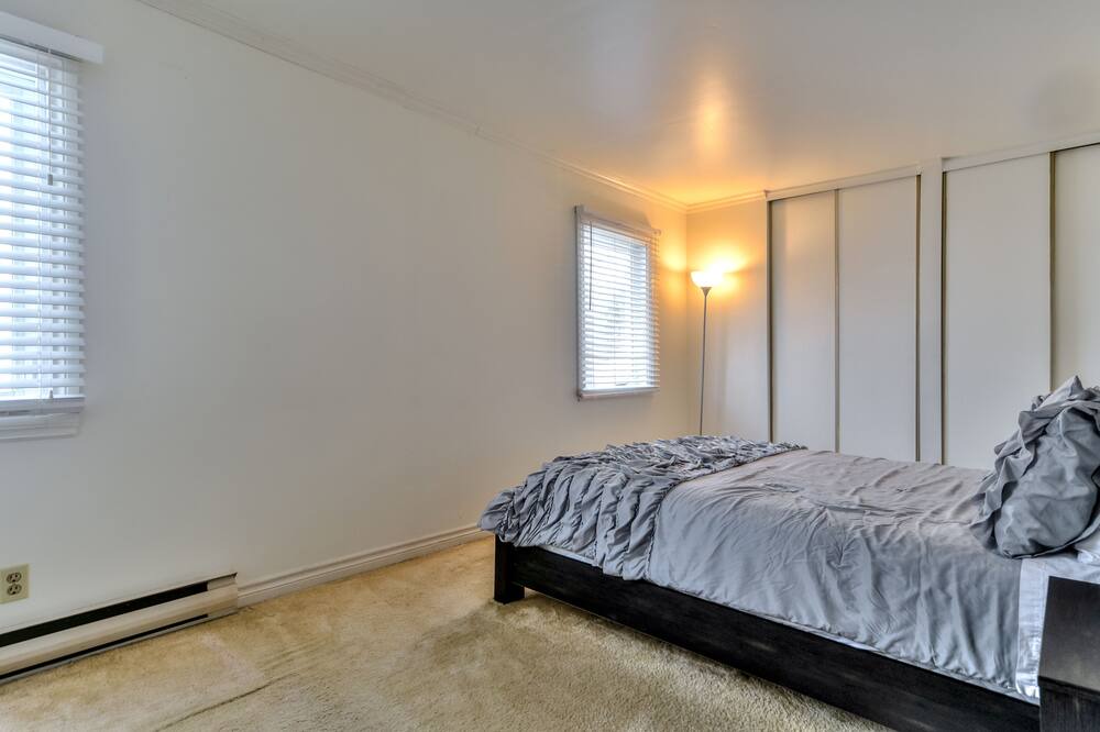 Photo of Bedroom in Pointe Claire