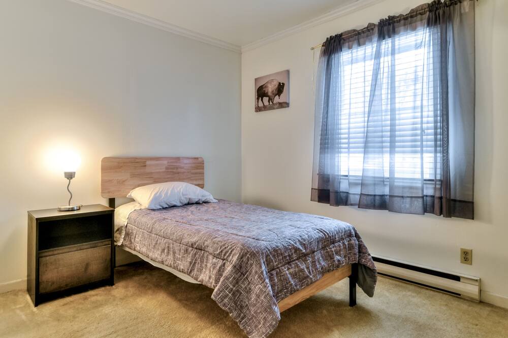 Photo of Bedroom in Pointe Claire
