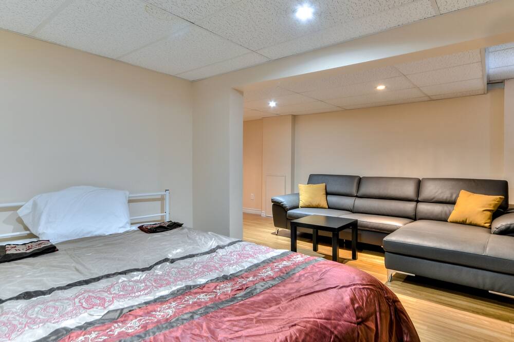 Photo of Bedroom in Pointe Claire