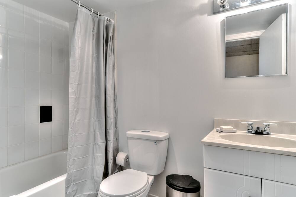 Photo of Bathroom in Pointe Claire