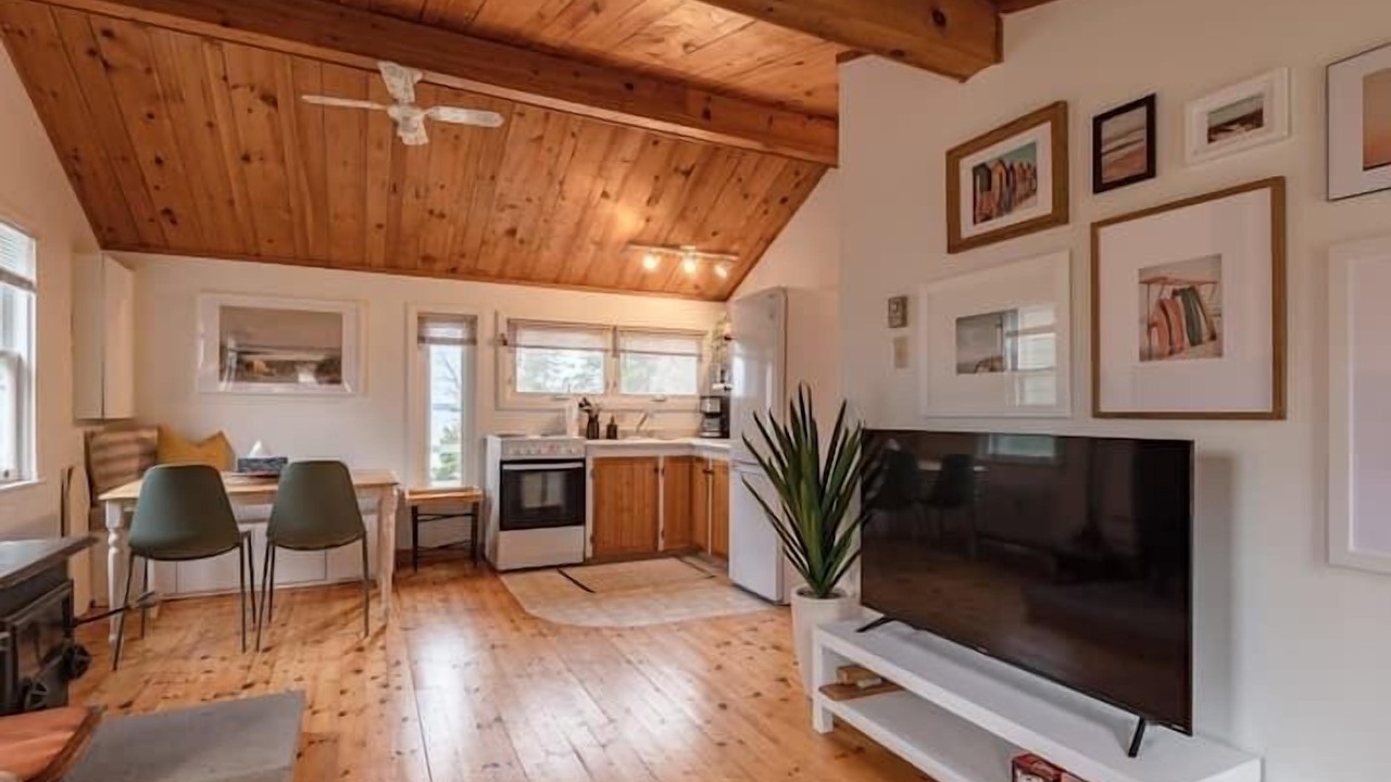 Photo of Livingroom in Prospect Bay