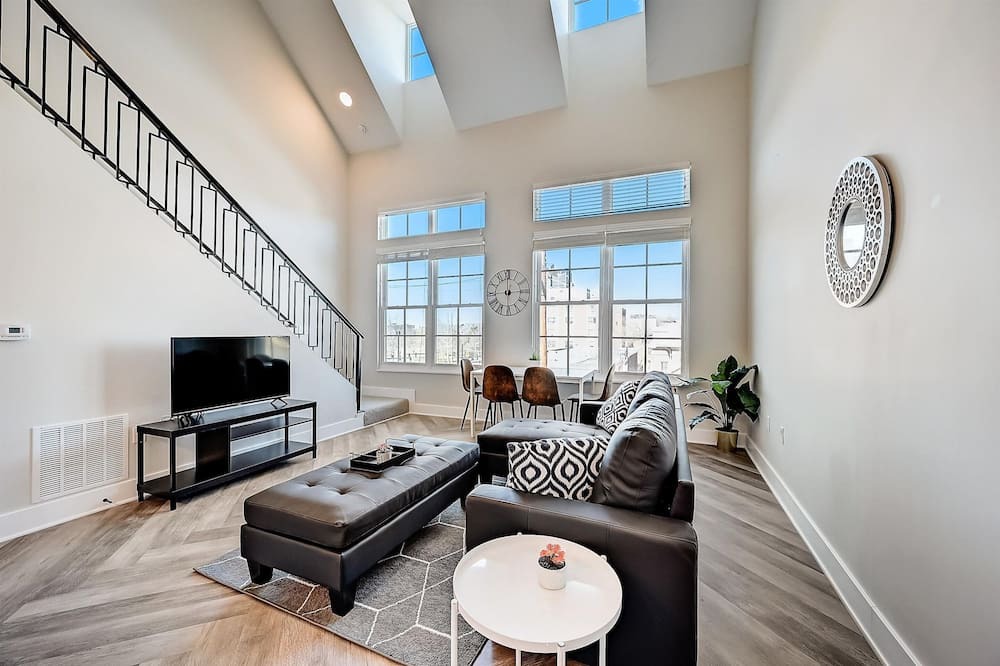 Photo of Livingroom in Olde Towne East